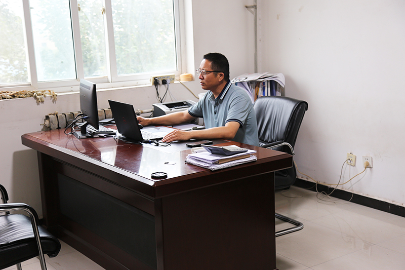 1664239773199081Nz5F.jpg 何志剛.jpg